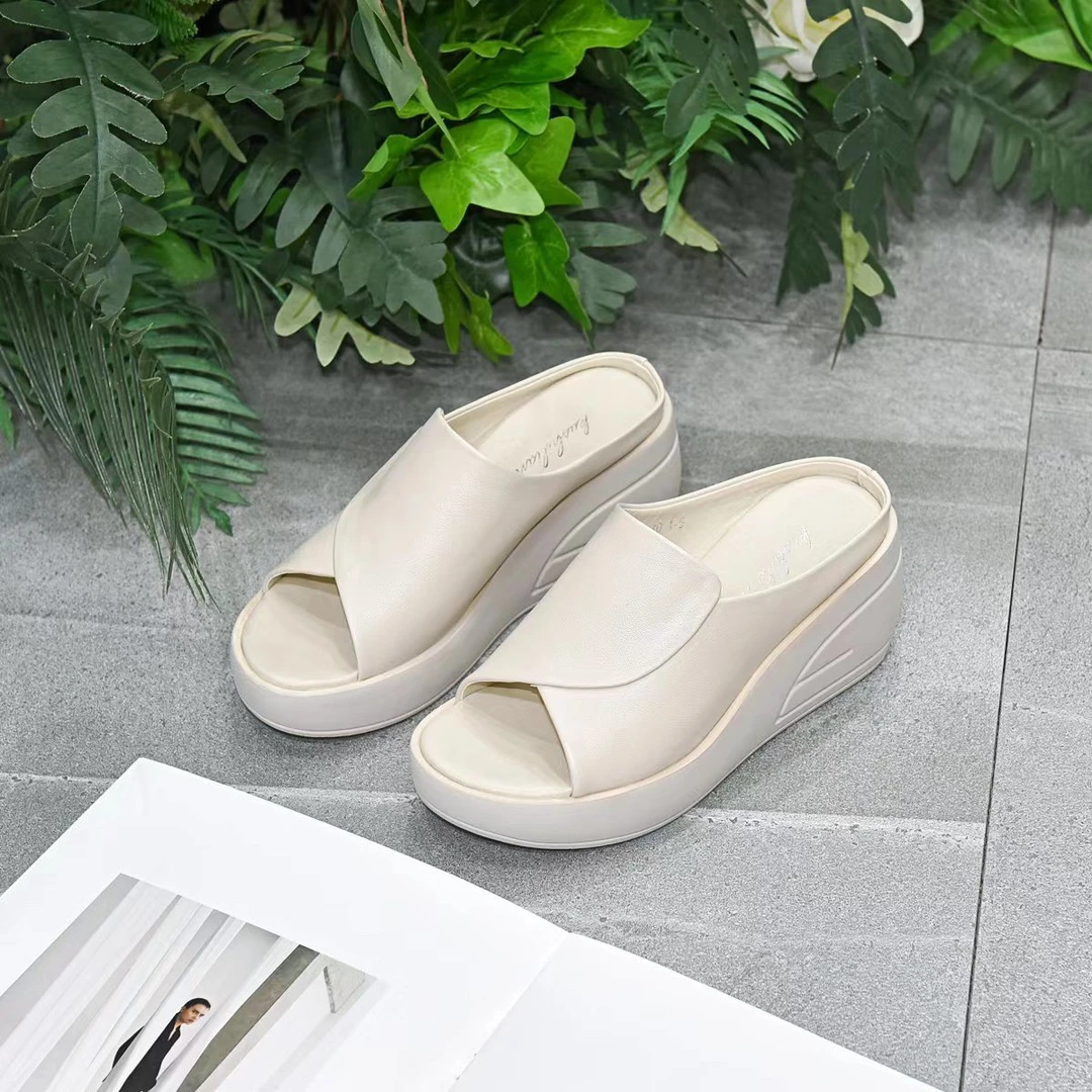 Sandalias De Cuero Con Suela Suave Y Talón Inclinado