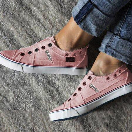 Retro Metal Embellishment Canvas Shoes