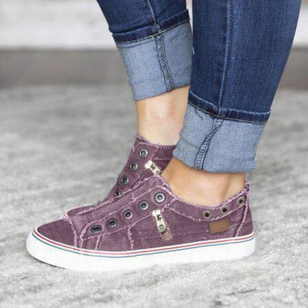 Retro Metal Embellishment Canvas Shoes