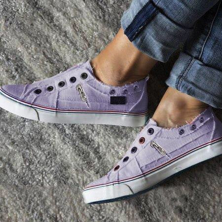 Retro Metal Embellishment Canvas Shoes