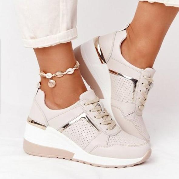 Nuevas zapatillas de cuña con cordones