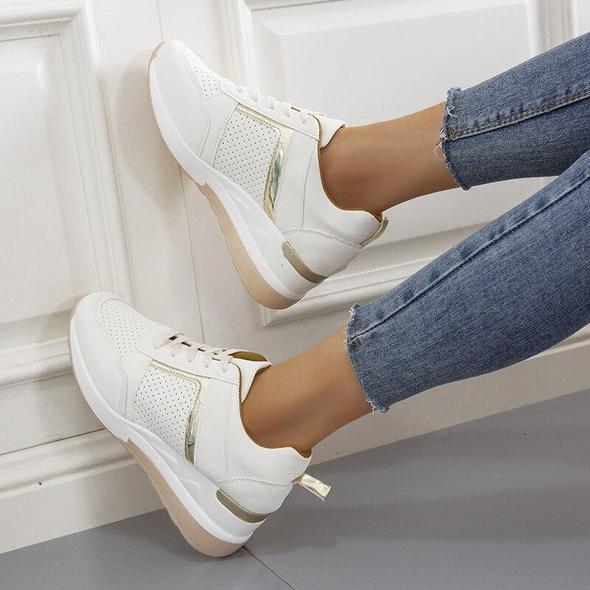 Nuevas zapatillas de cuña con cordones
