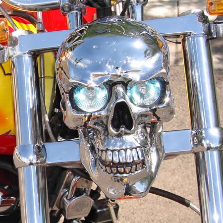 The Real Headlight Lámpara de calavera