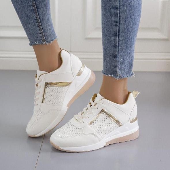 Nuevas zapatillas de cuña con cordones