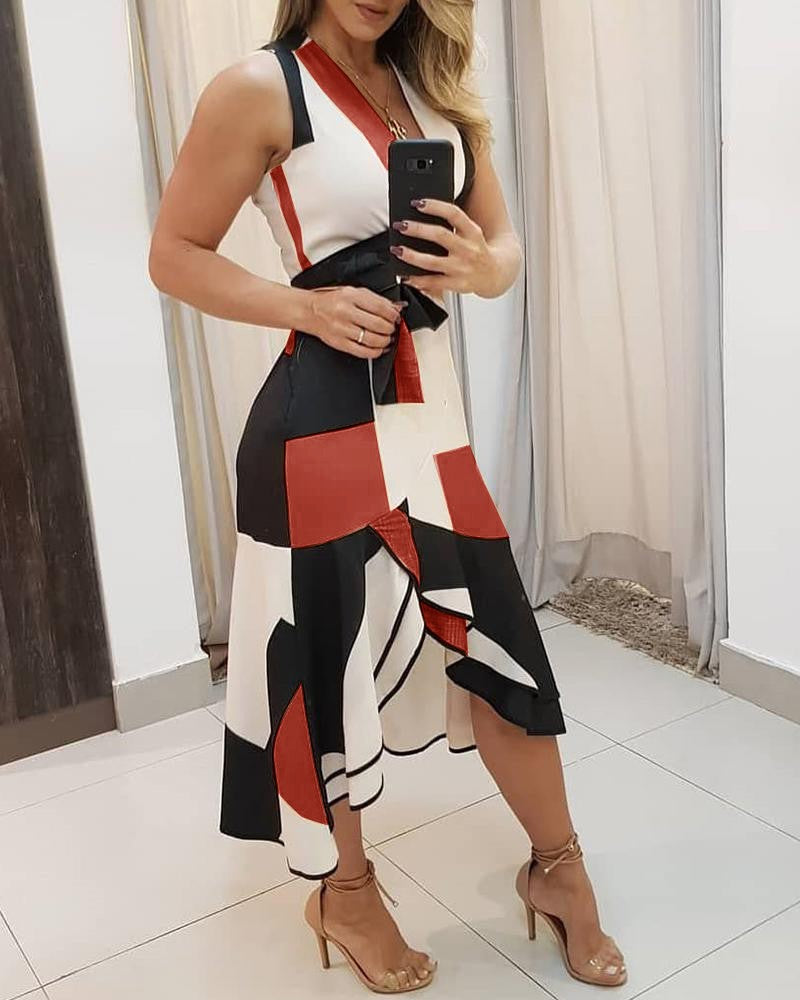 Vestido irregular anudado con cuello en V y estampado de bloques de color