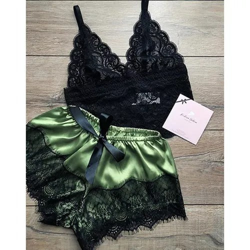 Nuevos conjuntos de pijama para mujer Top sin mangas de encaje sin mangas + Shorts de satén Conjunto de ropa de dormir