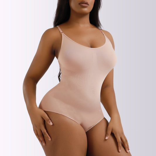La Ropa De Cuerpo Unido Se Coloca En El Abdomen Y Se Levanta La Cadera.