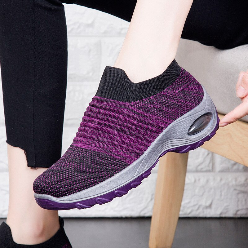 El amortiguador de aire respirable de la moda calza los zapatos de las señoras
